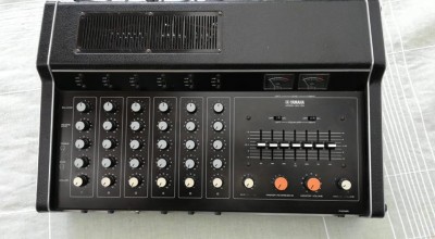 Yamaha EM-150 6-Kanal Mixer 70er Jahre 2 von Tim Meinens - Kopie.jpg