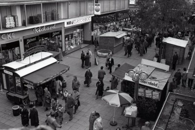 Bahnhofstr Gelsenkirchen Weihnachtsmarkt Dezember 1983.jpg