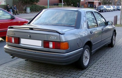 Ford_Sierra_rear_20080108.jpg