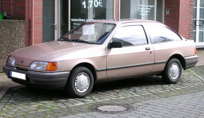 1280px-Ford_Sierra_CLX_1988_zweitürig.jpg