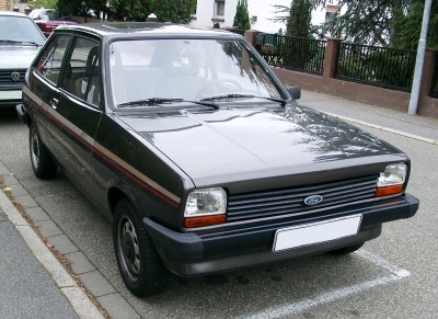 1280px-Ford_Fiesta_MK1_front_20071023.jpg