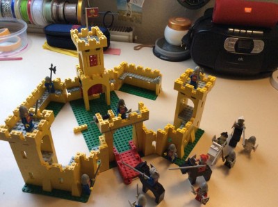 Lego Burg von Jasmin Hinrichsen.jpg