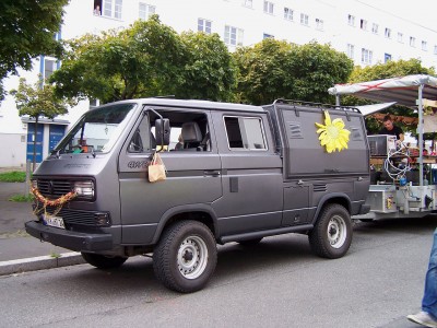 1280px-VW_T3_syncro_Bernemer_Kerb_Festzug_Aufstellung_13082011.JPG