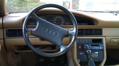 Audi 100 Innenraum.jpg
