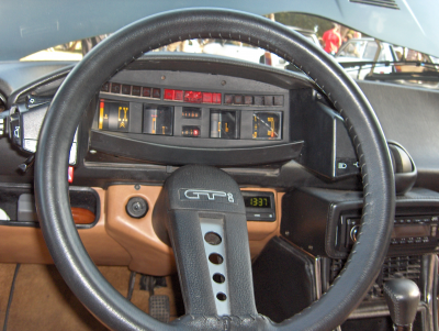 Citroen_CX_Cockpit.png