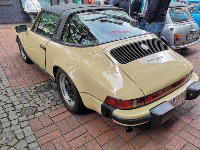 Porsche 911 SC 1.jpg