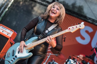 1280px-2017_Lieder_am_See_-_Suzi_Quatro_-_by_2eight_-_8SC8651.jpg