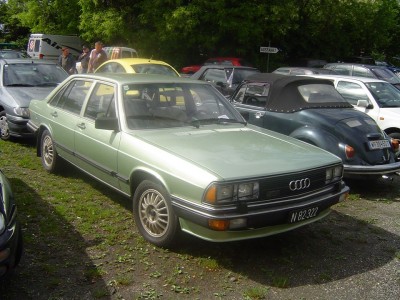Audi 200 2.jpg