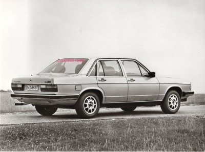 Audi 100 C2 1980 011.jpg