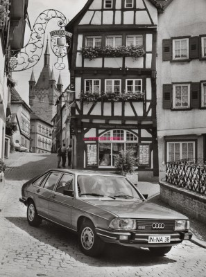 Audi 100 C2 1980 027.jpg