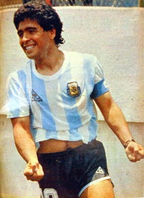 Maradona_1986_vs_italy.jpg