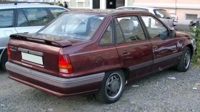 Opel_Kadett_E_rear_20071105.jpg