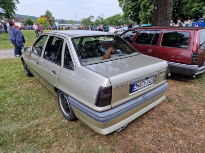 Oldtimertreffen Pöhlde 2022 Opel Kadett E 1.jpg