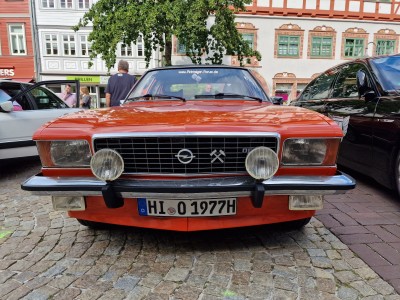 Opel Rekord 2000 1.jpg