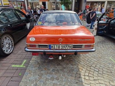 Opel Rekord 2000 3.jpg