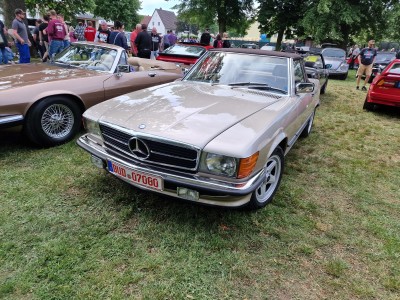 Mercedes-Benz SLSLC - W 107 Pöhlde 2022 05.jpg