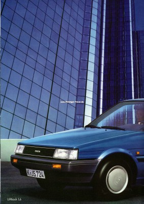 Toyota Corolla 1983 08.jpg